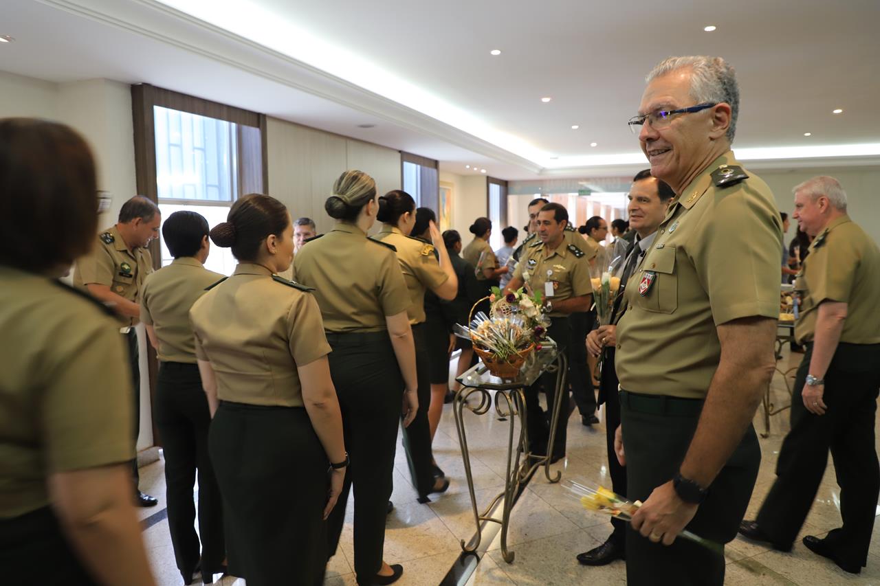 Exército Brasileiro 🇧🇷 on X: Quer saber mais sobre a jornada das mulheres  no Exército? No EBlog de hoje, o texto Comunicação e inspiração: a  valorização das jornadas das mulheres pioneiras une